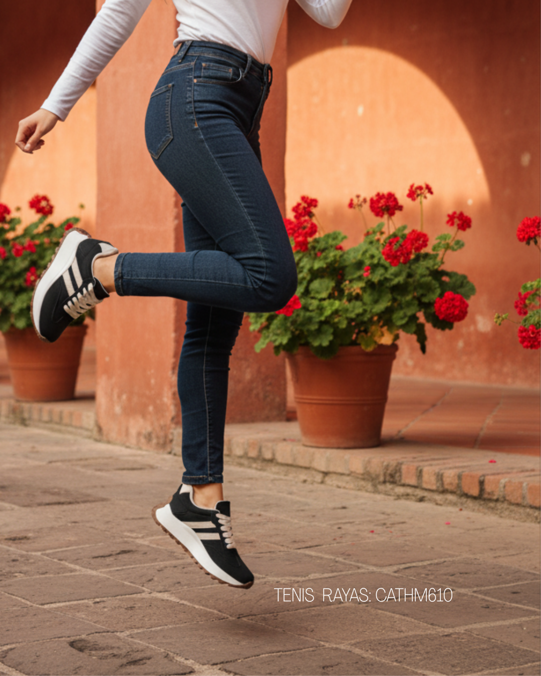 TENIS SUELA ALTA RAYAS LATERALES