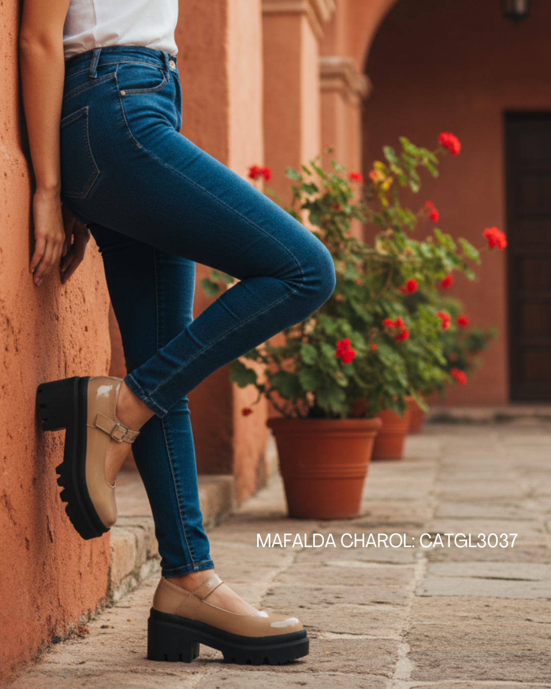 ZAPATO TIPO MAFALDA EN CHAROL SUELA TRACTOR