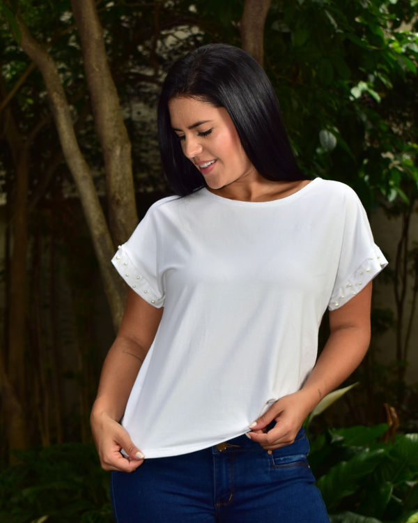 BLUSA M/C PERLAS EN MANGA